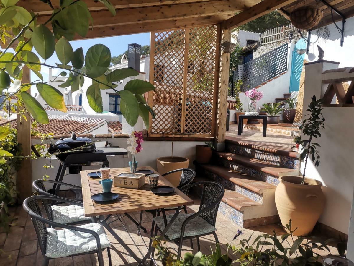 Casa La Higuera Guest House Frigiliana Ngoại thất bức ảnh